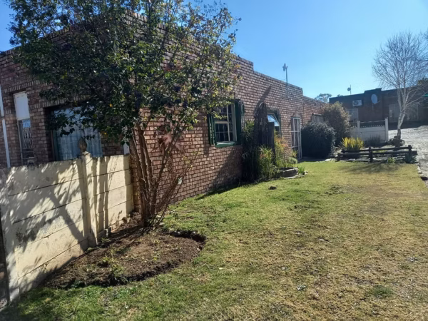 2 x 3 bed flats, 2 x 2 bed flats and 2 x bachelors flats