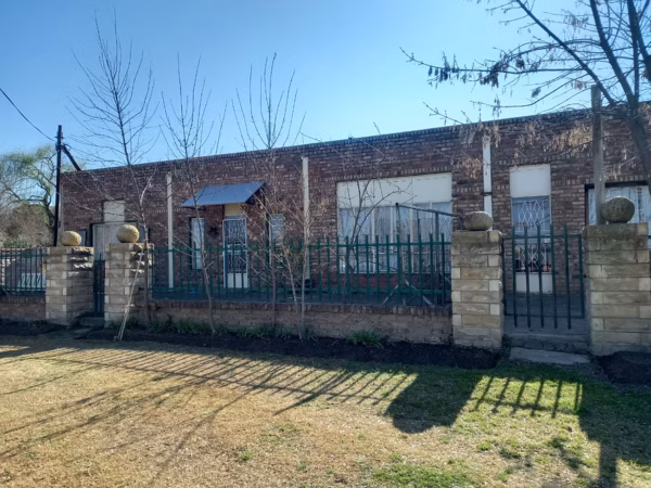 2 x 3 bed flats, 2 x 2 bed flats and 2 x bachelors flats - Image 4